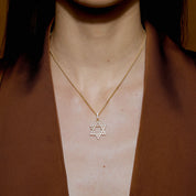 Collier Pendentif Étoile de David Luxueux