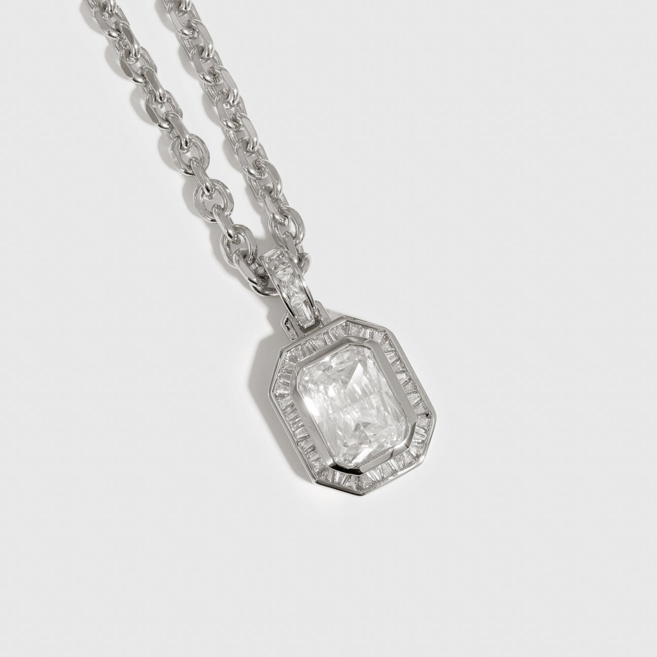 Collier Pendentif Baguette Pavé