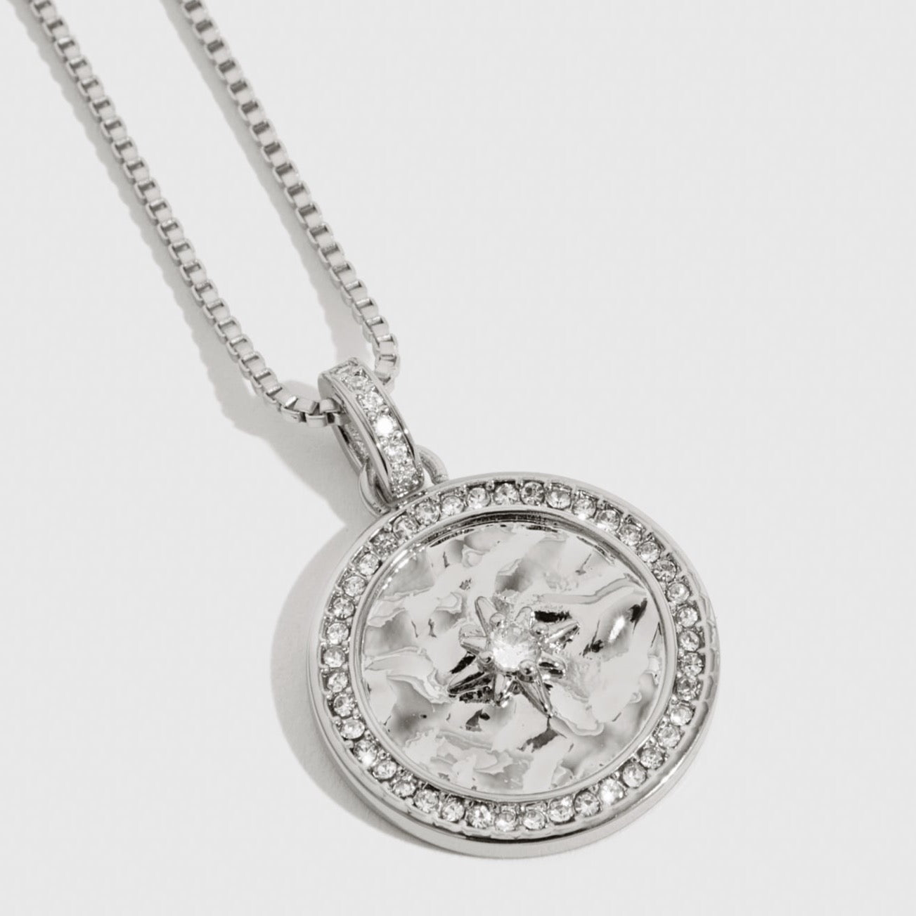 Collier Pendentif Étoile Porte-Bonheur