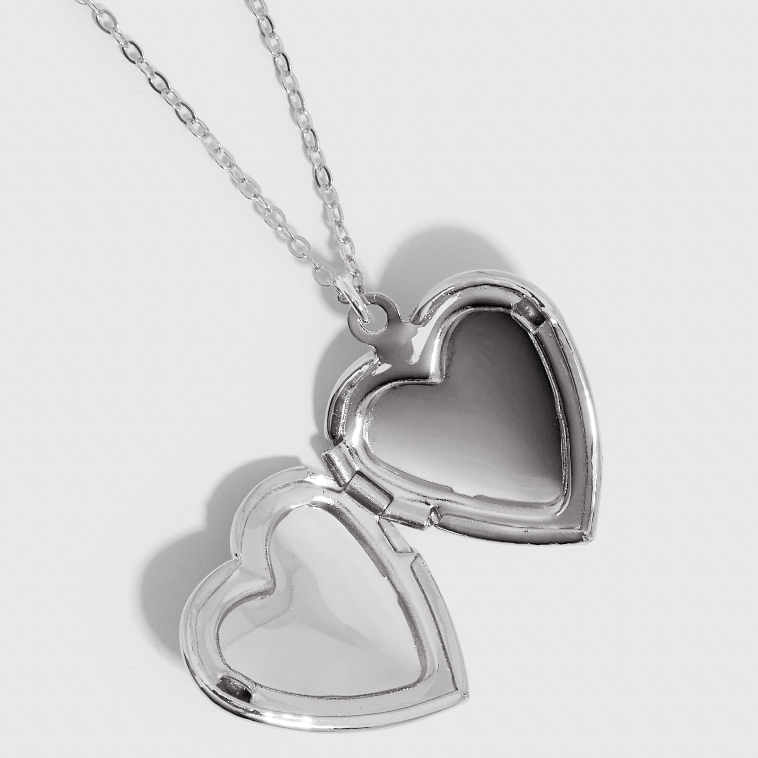 Collier Pendentif Médaillon Cœur