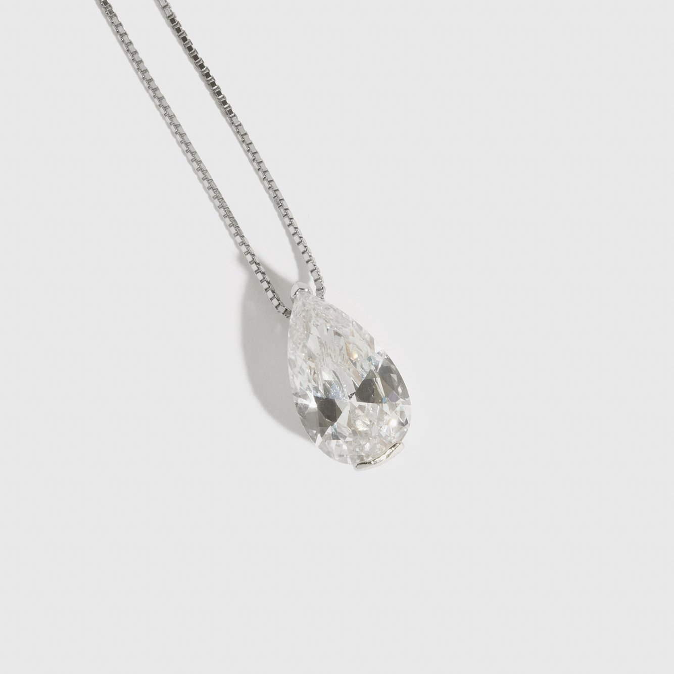 Collier Pendentif Goutte Solitaire