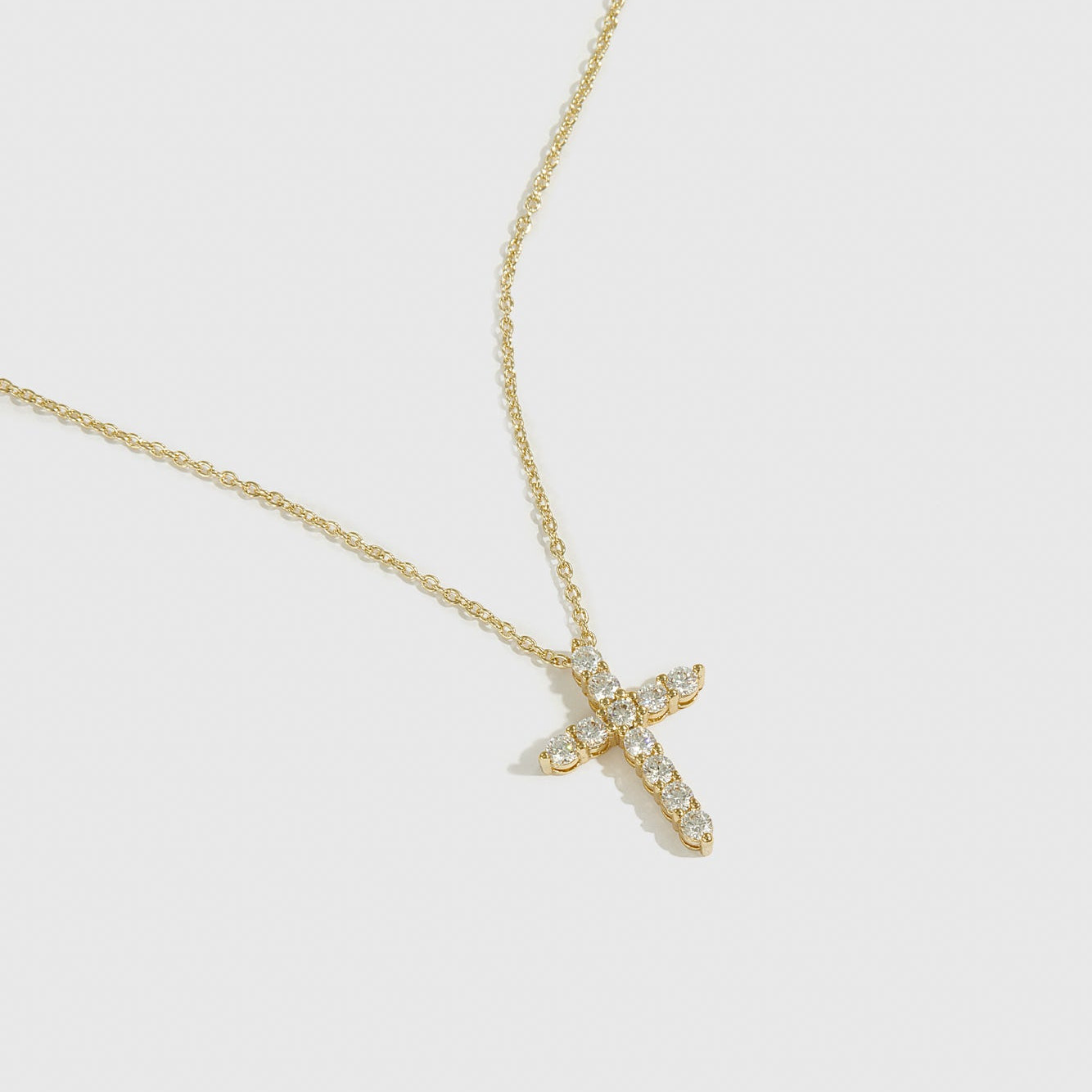 Collier Mini Croix Pavée Délicate