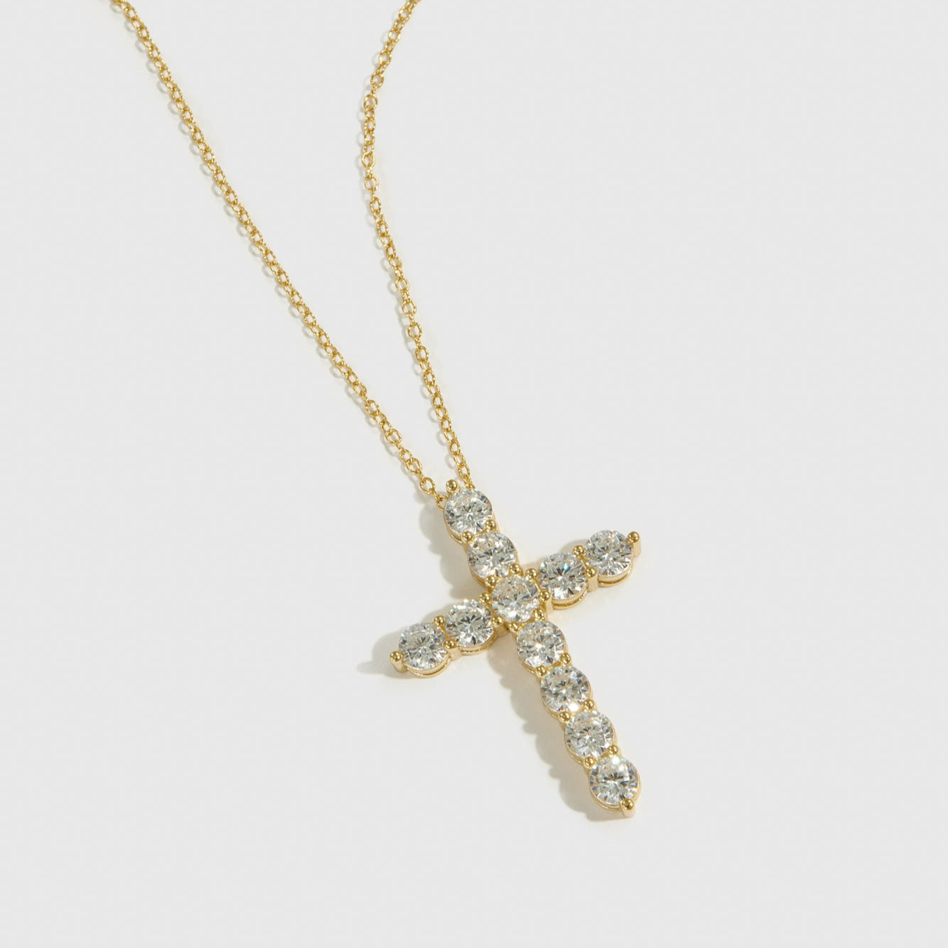 Collier Croix Pavée Délicate