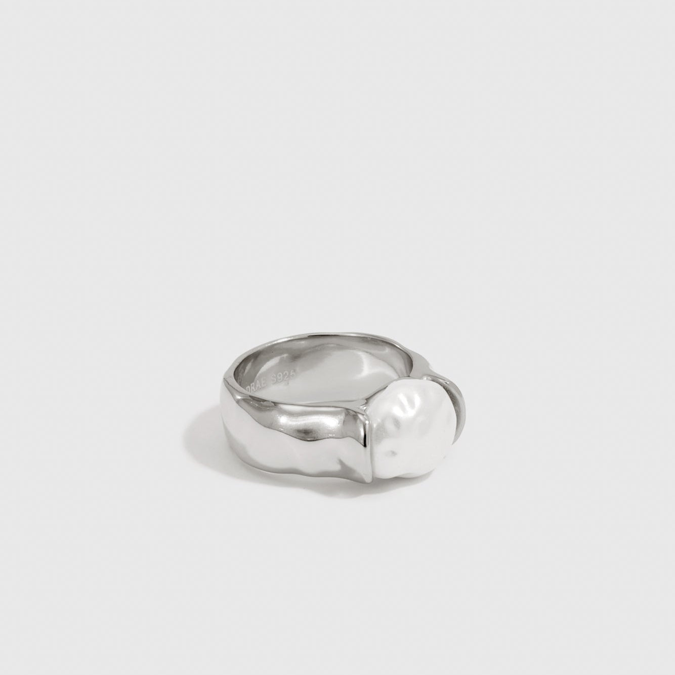 N.8 - Ring
