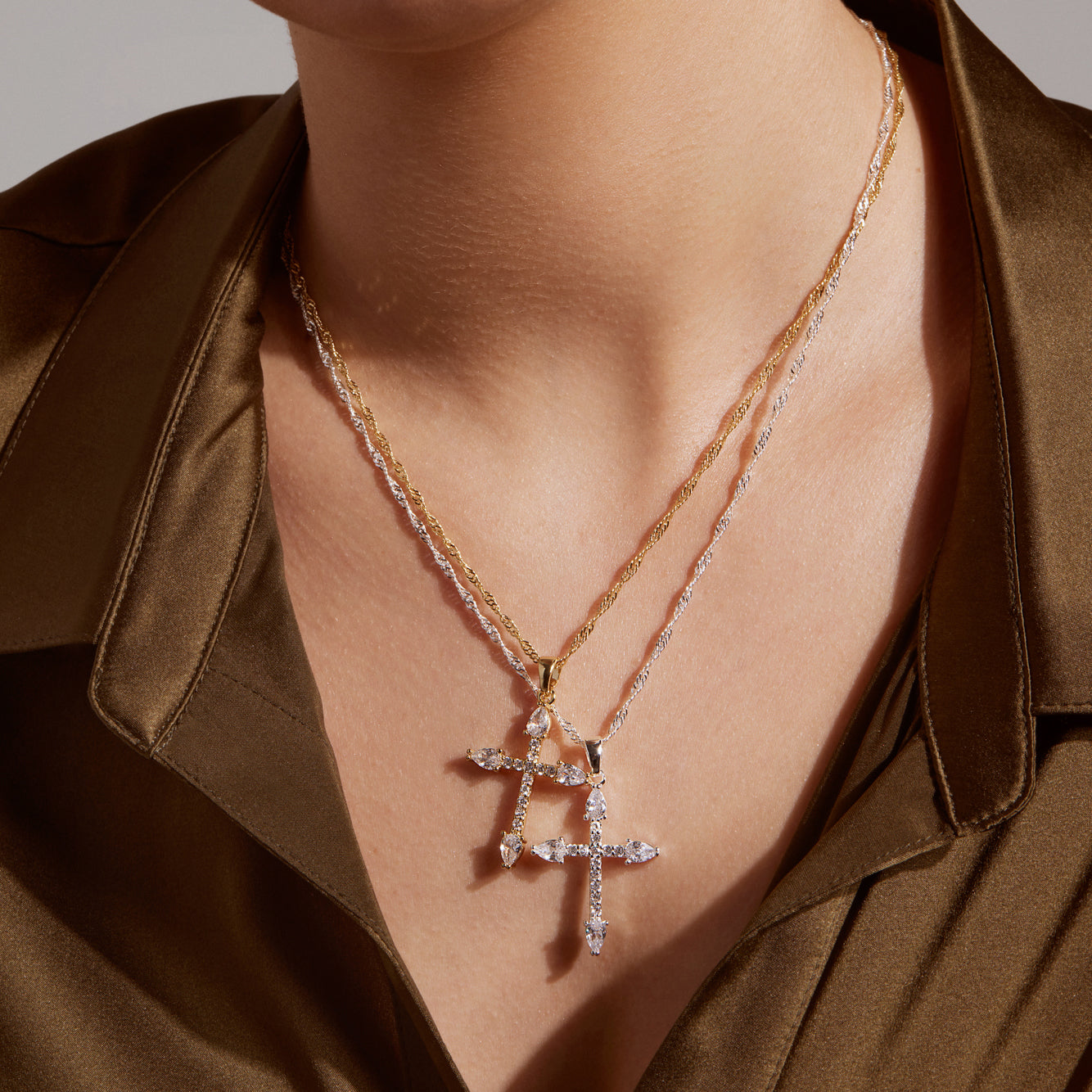 Collier Croix Sacrée