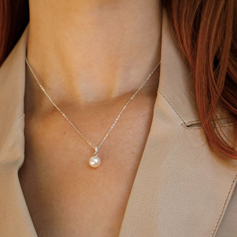 Solitaire Pearl Pendant Necklace